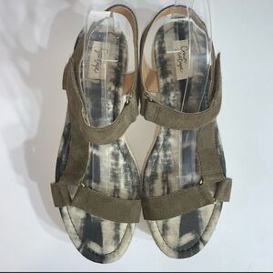 Crown Vintage Olive Suede Sandals